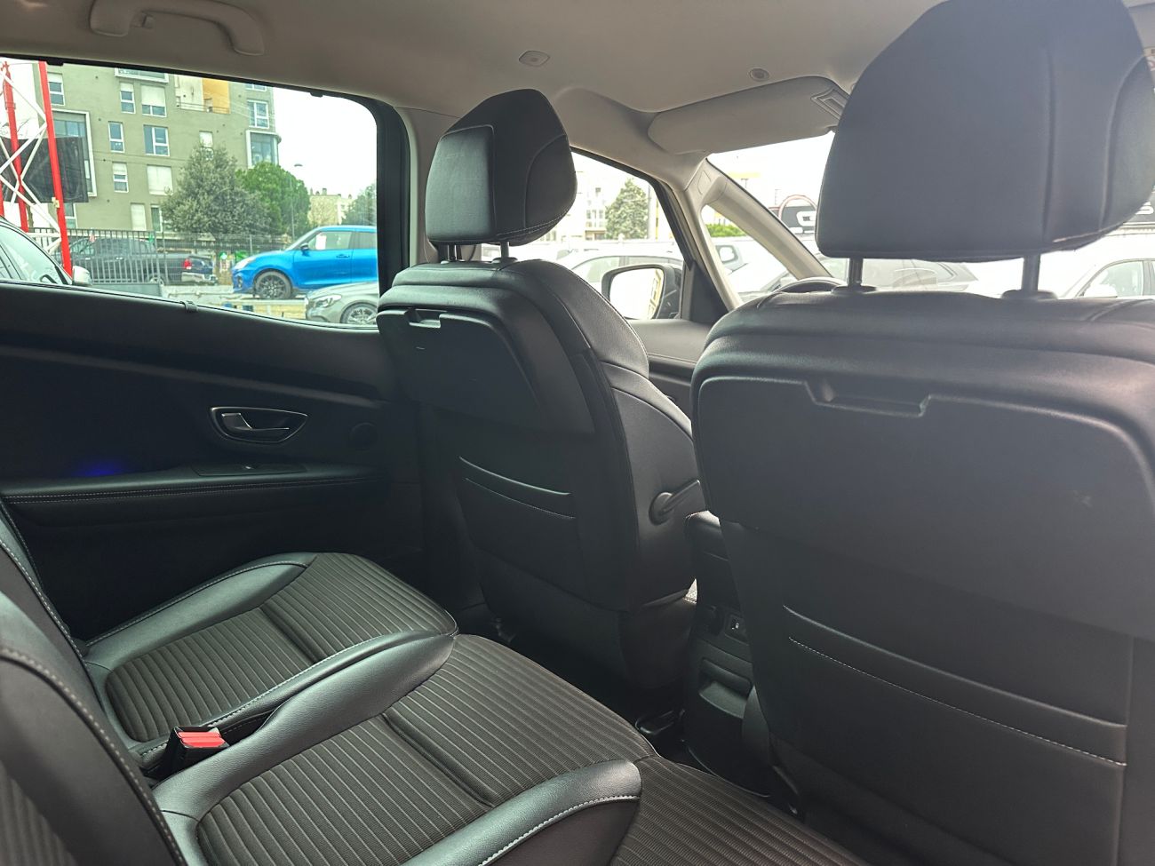 Mandataire RENAULT SCENIC IV dCi 160 Energy EDC Intens