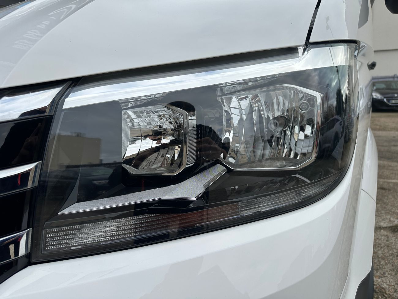 Mandataire VOLKSWAGEN CRAFTER VAN PROPULSION RJ 35 L4H3 2.0 TDI 177 CH BVA BUSINESS LINE ROUES JUMELEES