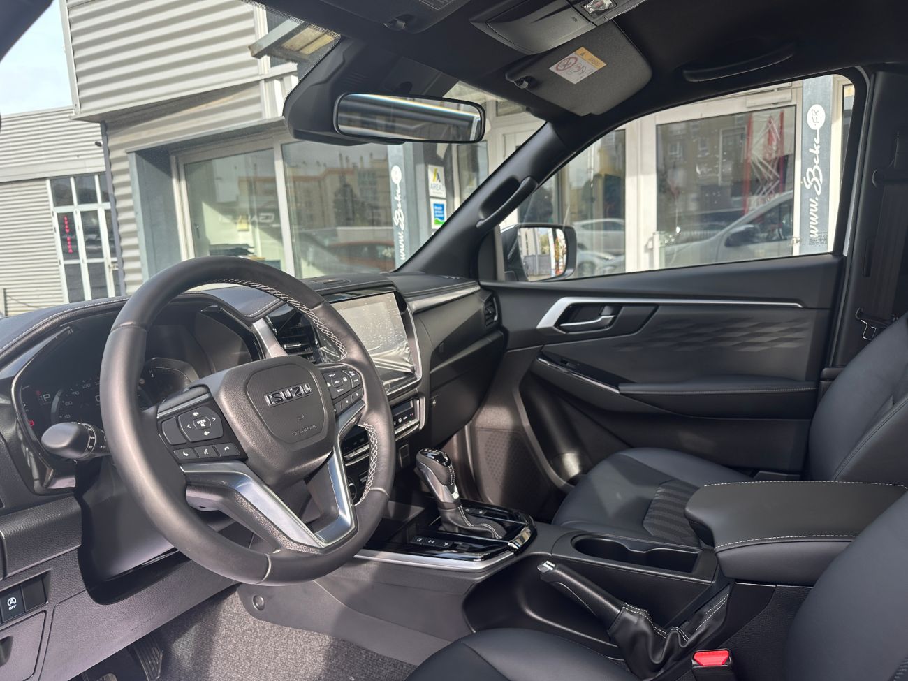 Mandataire ISUZU D-MAX N60 SPACE CAB 1.9 164 CH 4X4 BVA F+ 2P