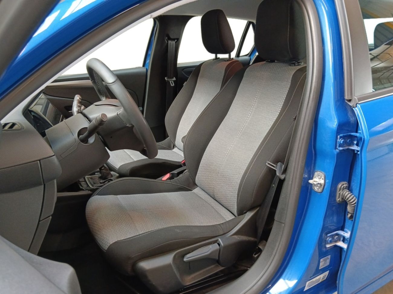 Mandataire Opel Corsa 1.2T 100base