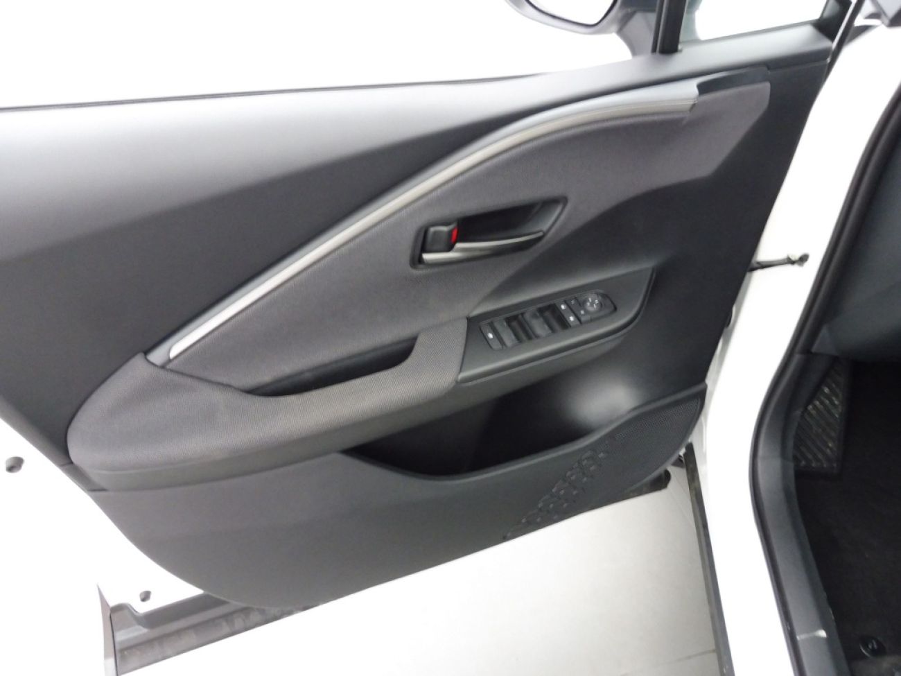 Mandataire TOYOTA C-HR 1.8 140CH DYNAMIC NG23