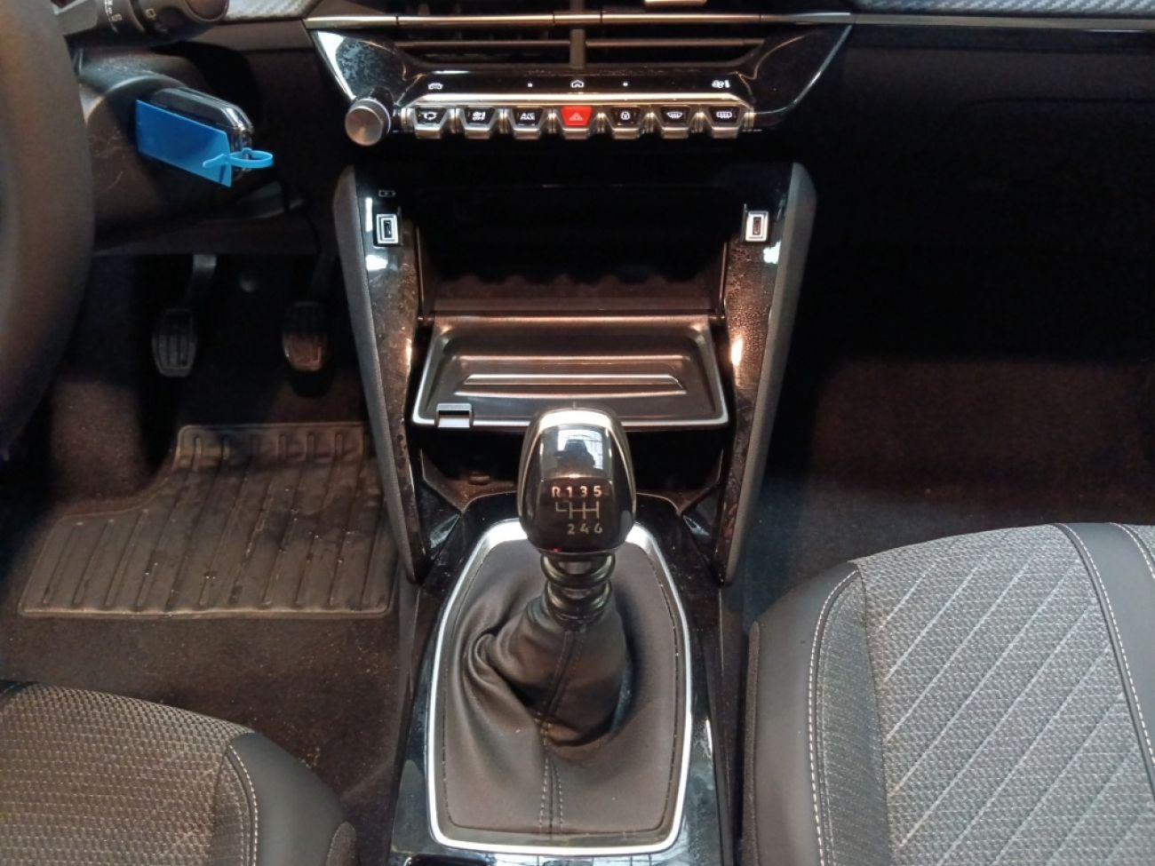 Mandataire PEUGEOT 208 1.2 100CH S&S ALLURE