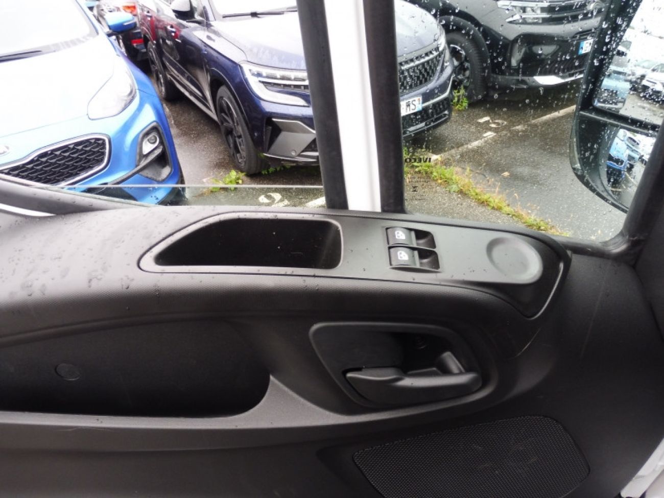 Mandataire IVECO Daily 35S18 3.0 V16 HI-MATIC H2 180CV