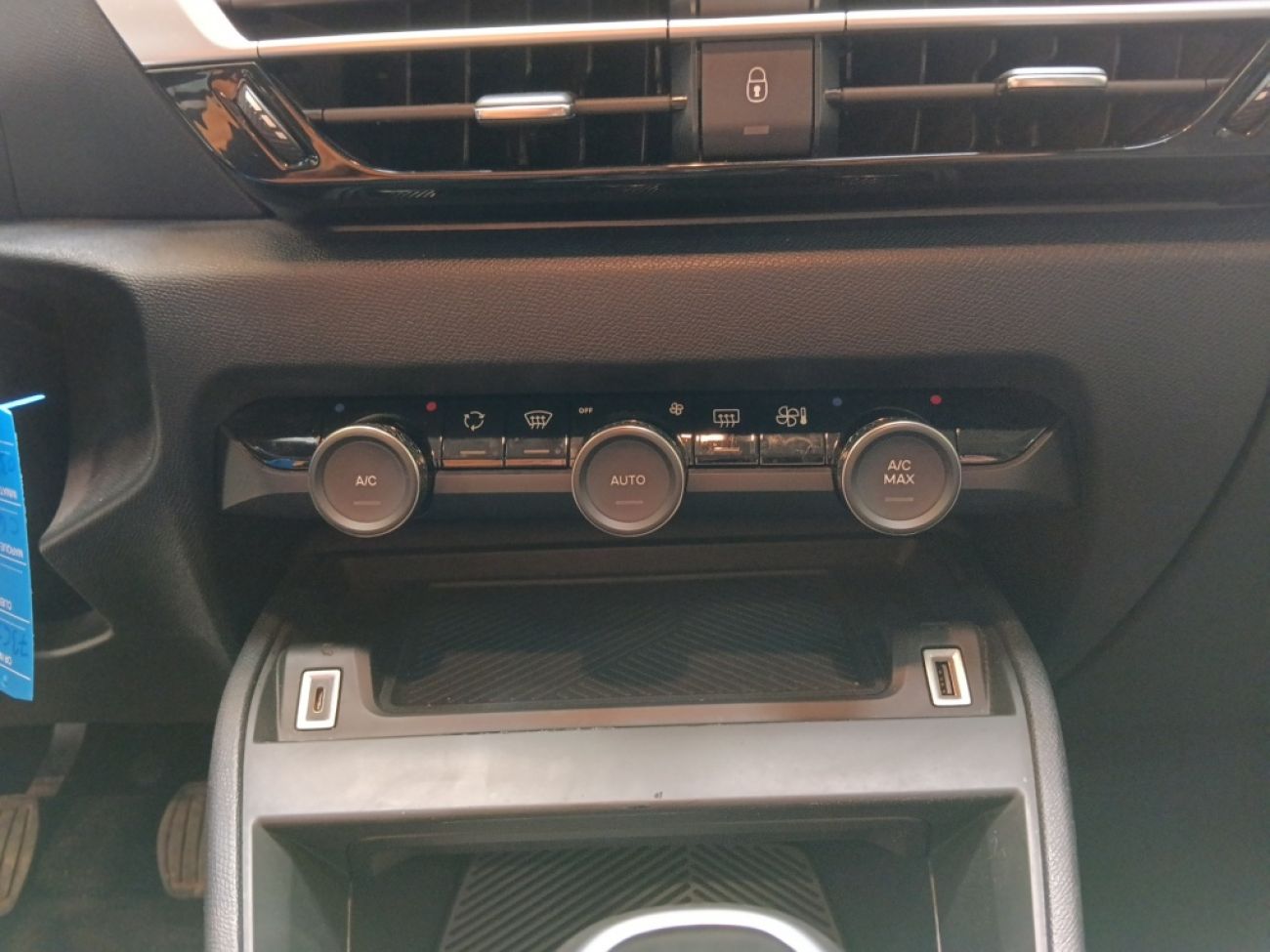 Mandataire Citroën C4 X 1.2 PURETECH 100 FEEL