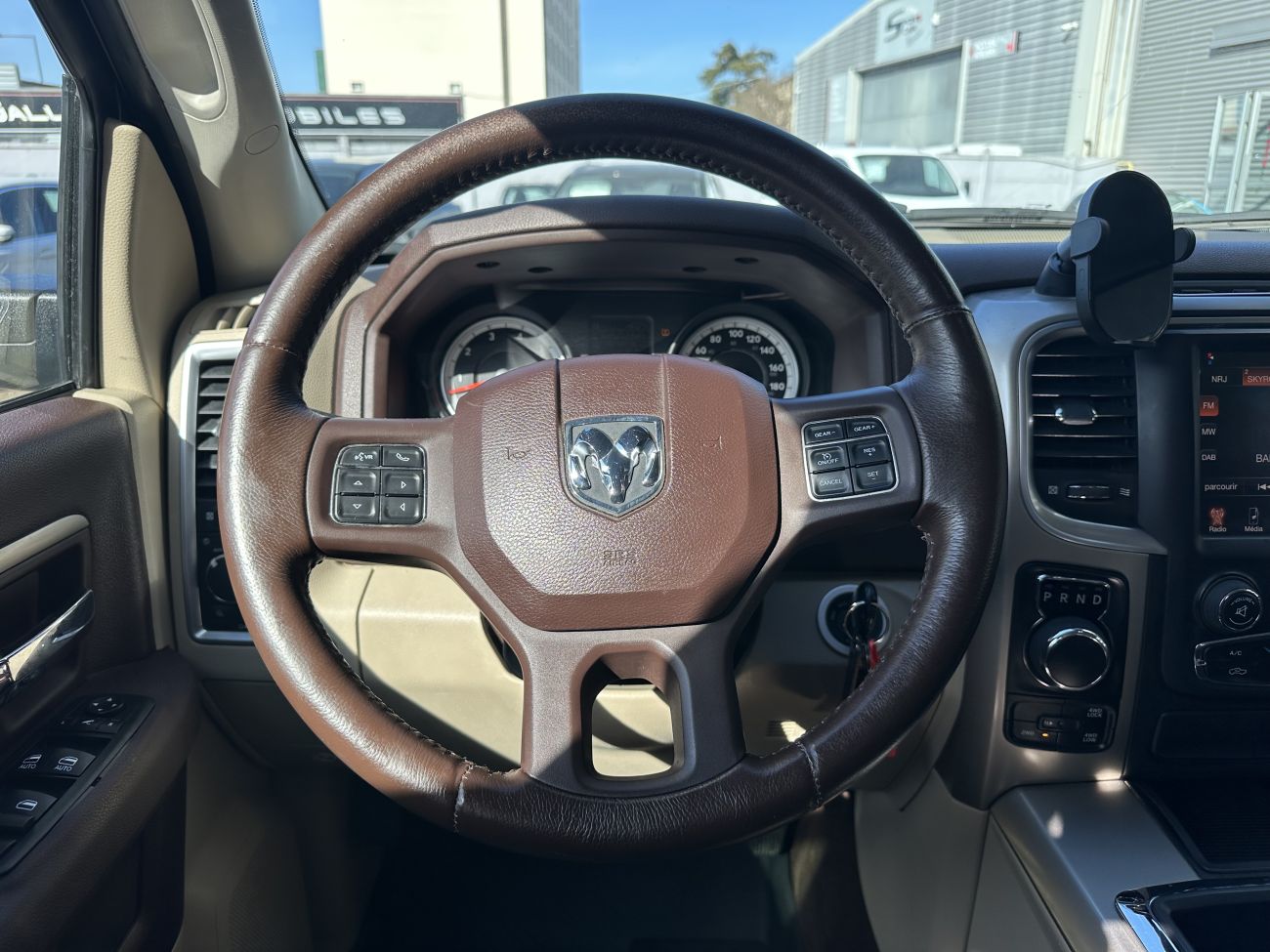 Mandataire DODGE RAM 1500 SLT DOUBLE CABINE 5.7 HEMI 395 BVA 4X4 4 PLACES PAS MALUS PAS ECOTAXE