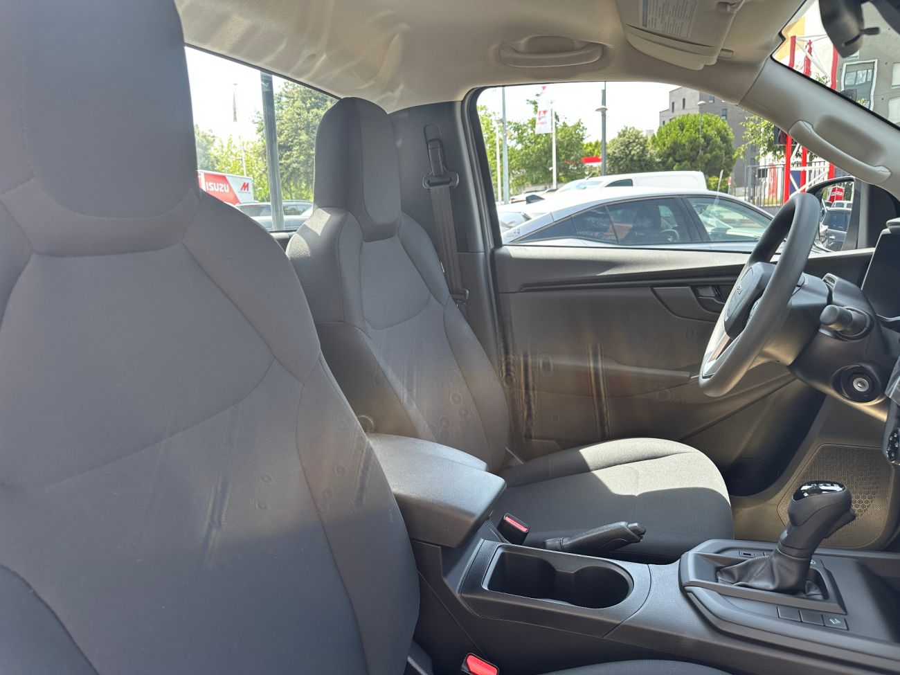 Mandataire ISUZU D-MAX NOUVEAU SINGLE 2.2L B-STRONG