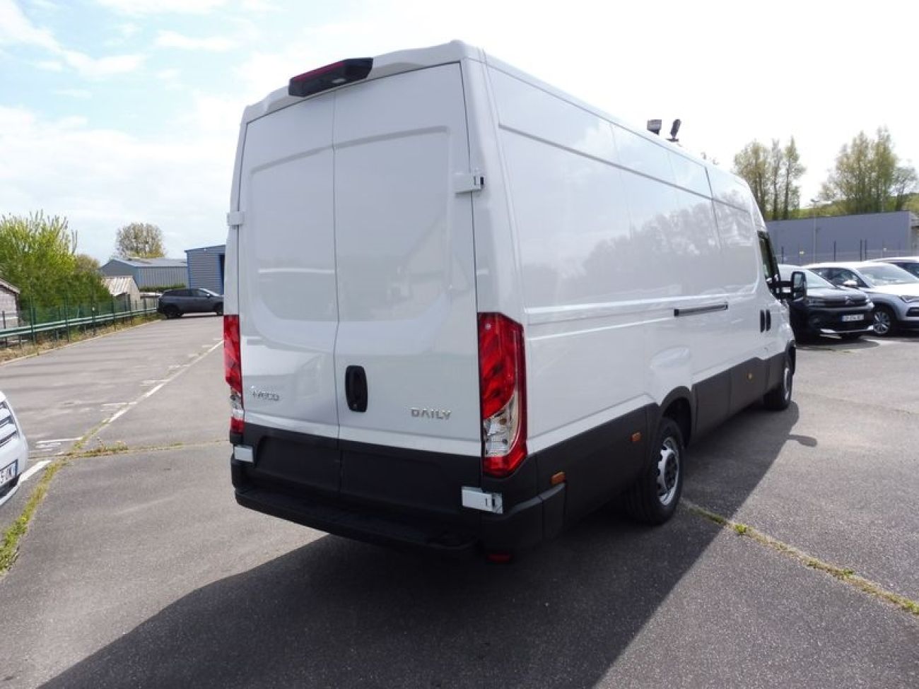 Mandataire IVECO Daily 35S18 3.0 V16 HI-MATIC H2 180CV