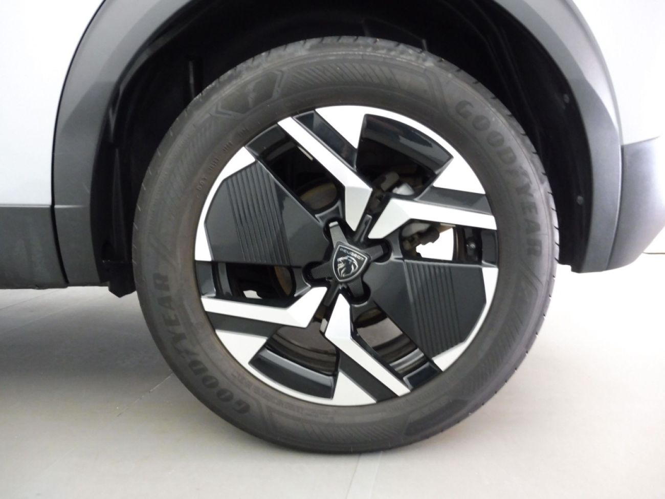 Mandataire PEUGEOT 2008 1.2 PURETECH 130CH S&S ALLURE EAT8