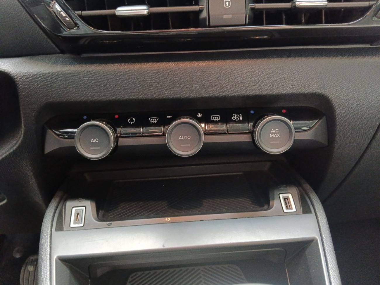 Mandataire Citroën C4 X 1.2 PURETECH 100 FEEL