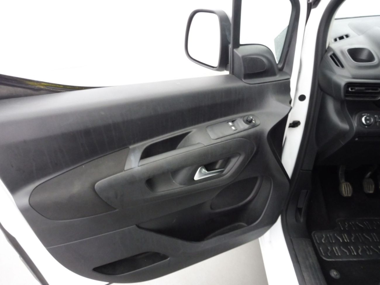 Mandataire Opel COMBO LIFE L1H1 1.5 D 100CH EDITION BVM6