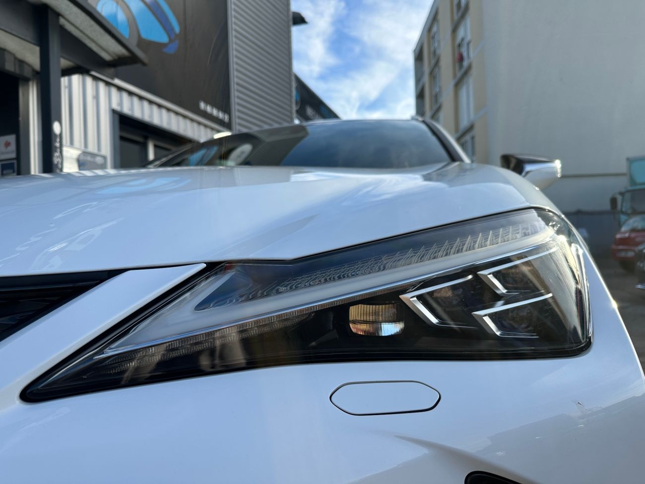 Mandataire LEXUS UX 250h 2WD F SPORT