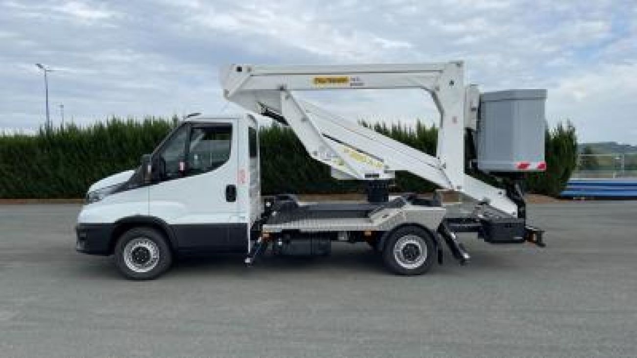Mandataire IVECO Daily 35S14H 3450 2.3 136ch Nacelle Palfinger P200A-R