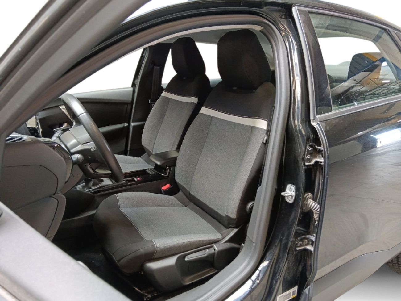 Mandataire Citroën C4 X 1.2 PURETECH 100 FEEL