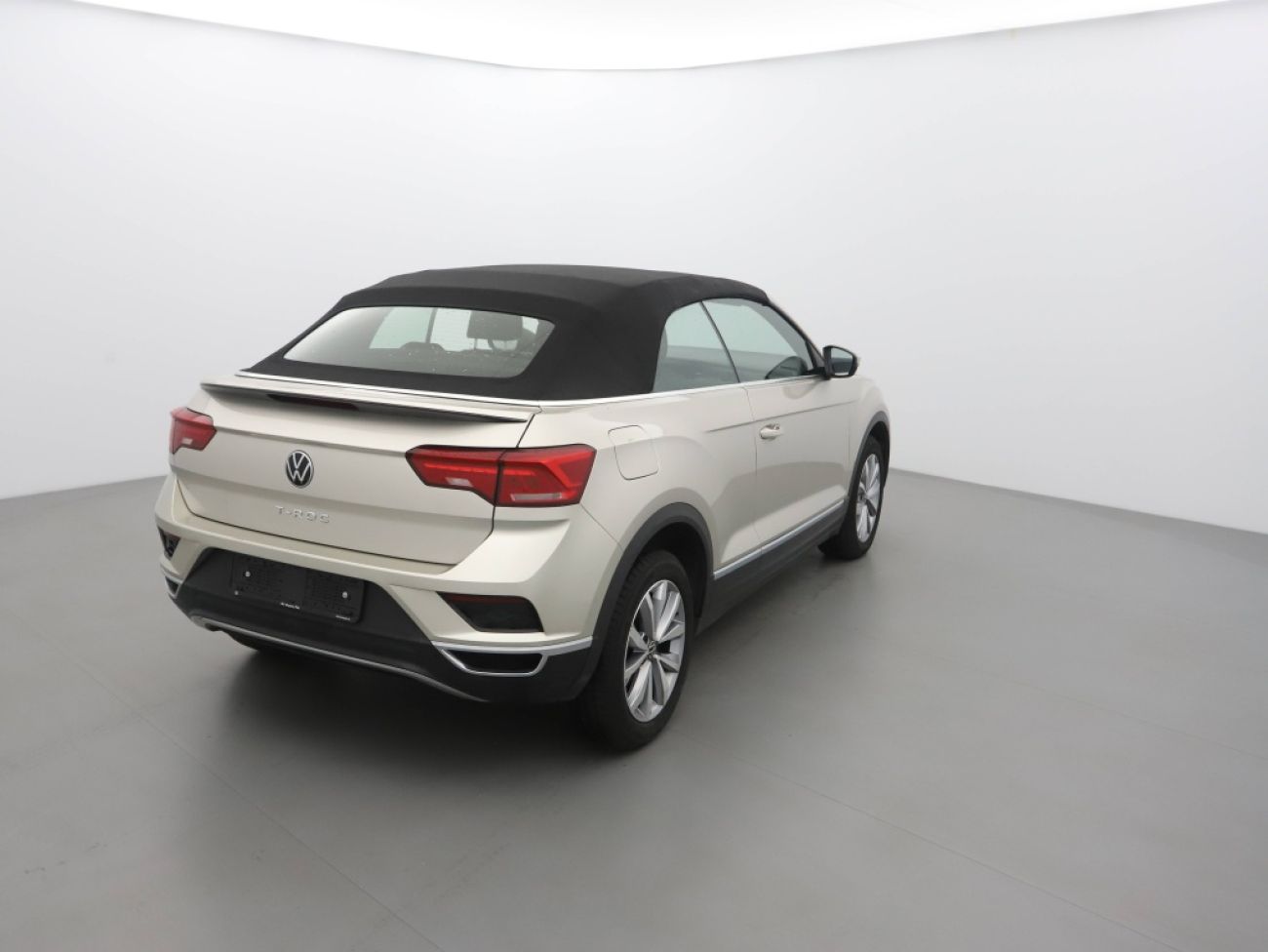 Mandataire VOLKSWAGEN T-Roc Cabriolet 1.5 TSI 150 DSGstyle