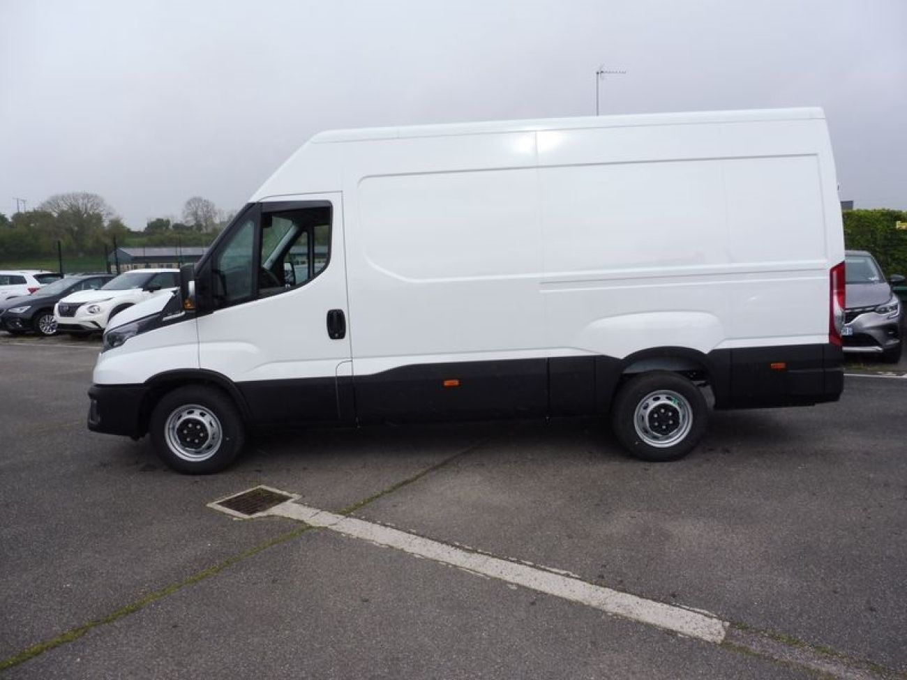 Mandataire IVECO Daily 35S16 2.3 V12 HI-MATIC 156CV