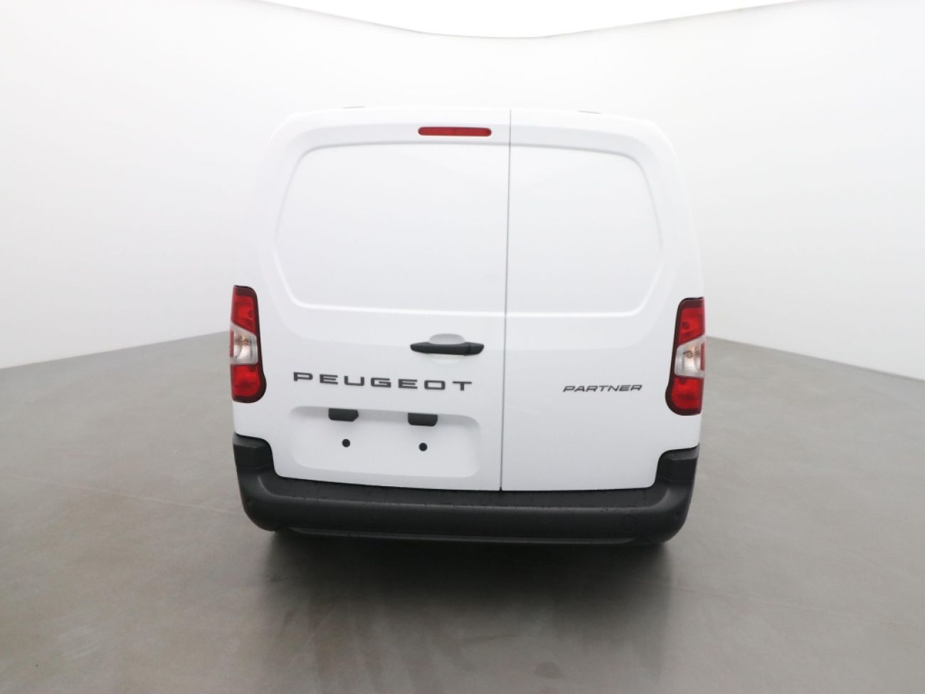 Mandataire PEUGEOT PARTNER M 650KG BLUEHDI 100CH S&S