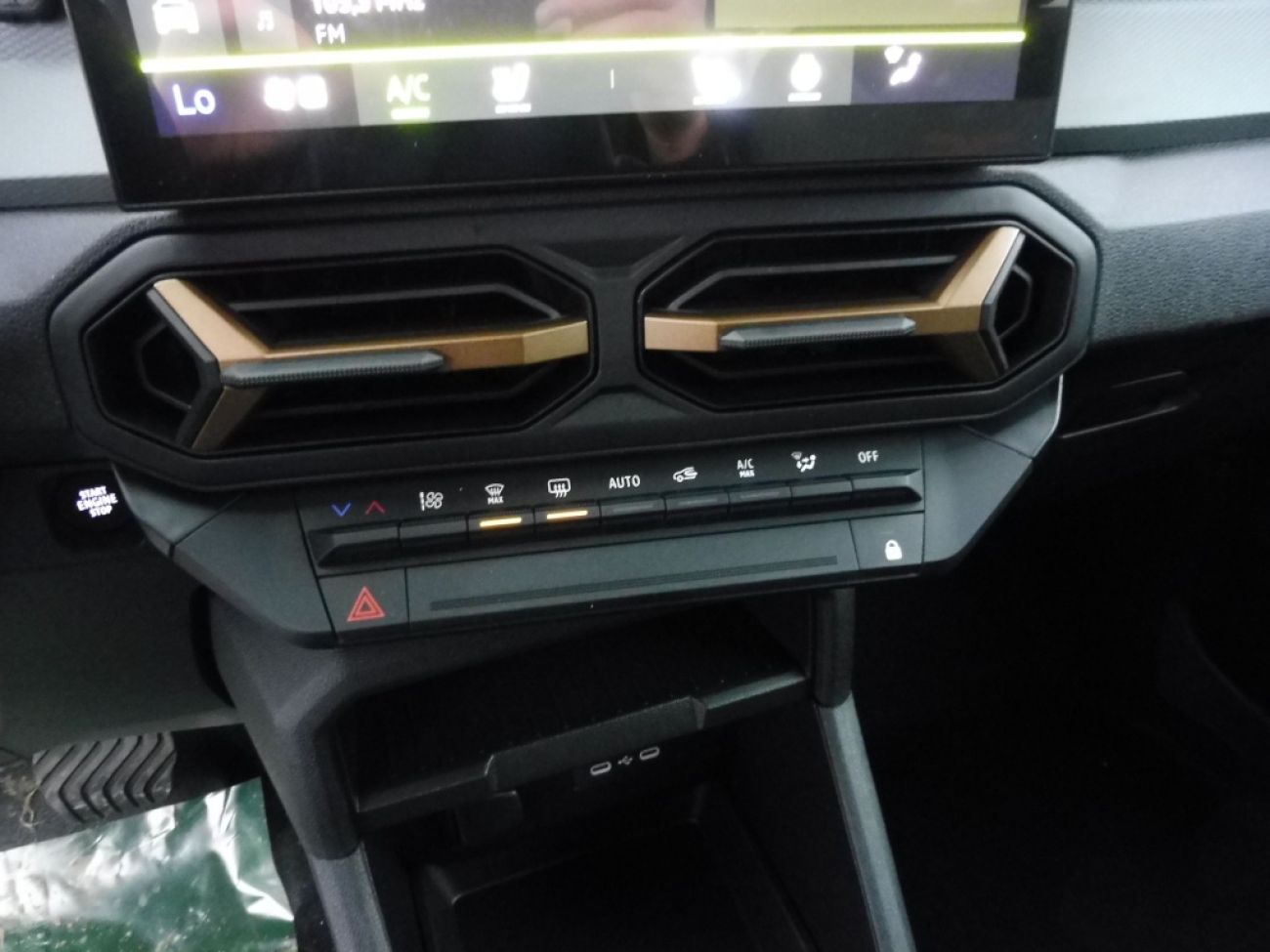 Mandataire Dacia DUSTER 1.6 HYBRID 140CH JOURNEY 4X2
