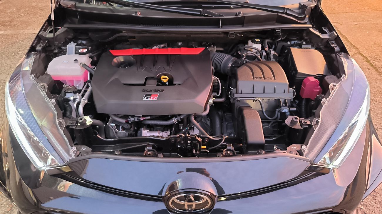 Mandataire TOYOTA YARIS GR 1.6L Pack Premium 1ere main française