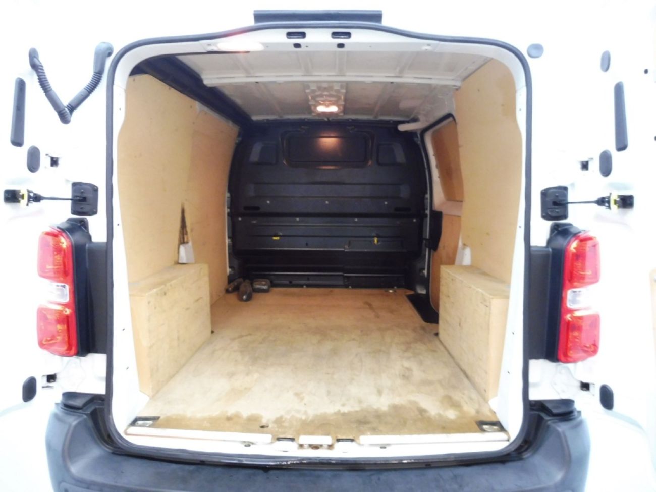 Mandataire PEUGEOT Expert STANDARD 1.5 BLUEHDI 120CH S&S PREMIUM