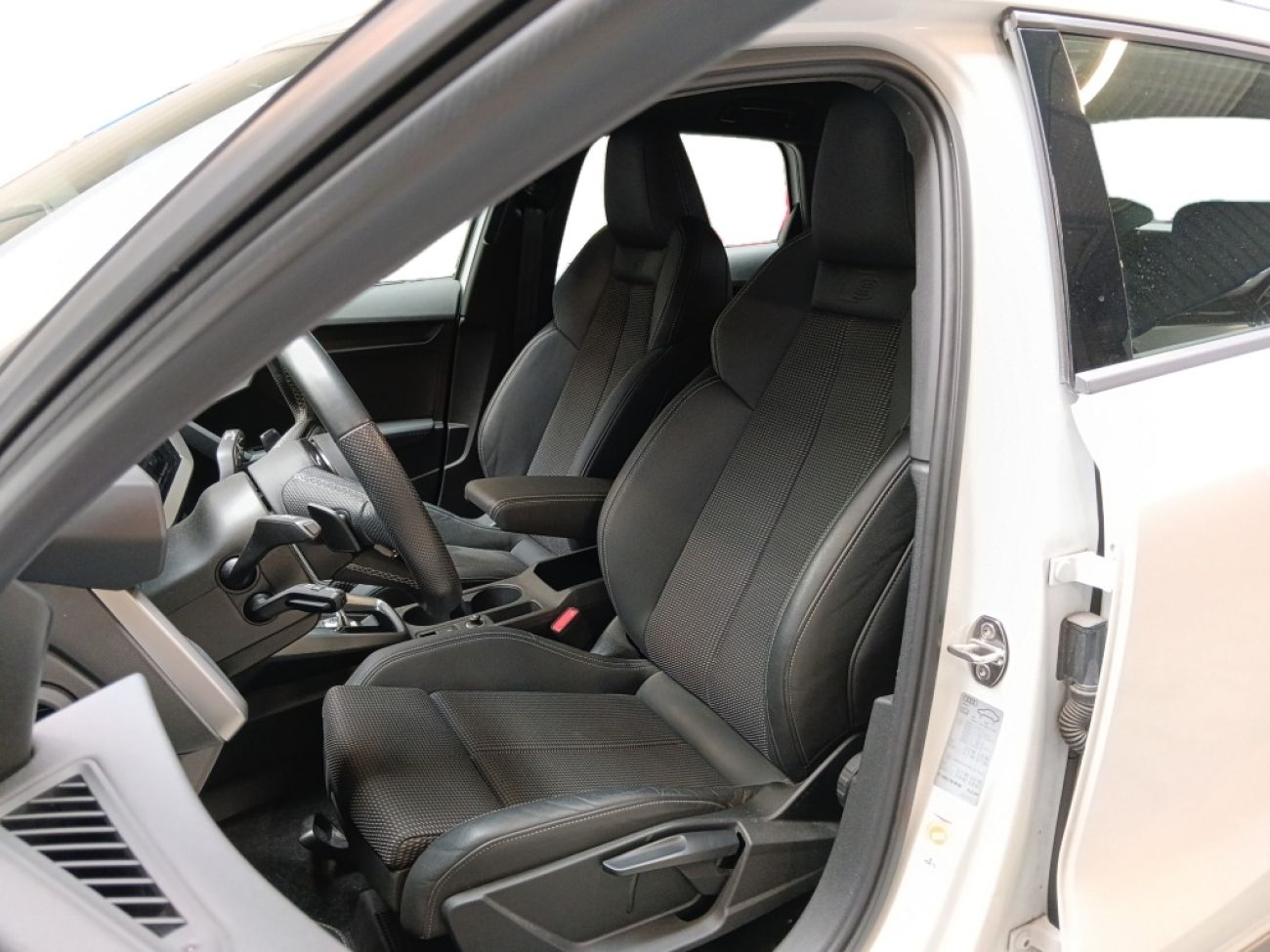 Mandataire AUDI A3 Sportback 35 TFSI 150CH MILD HYBRID S LINE S TRONIC 7