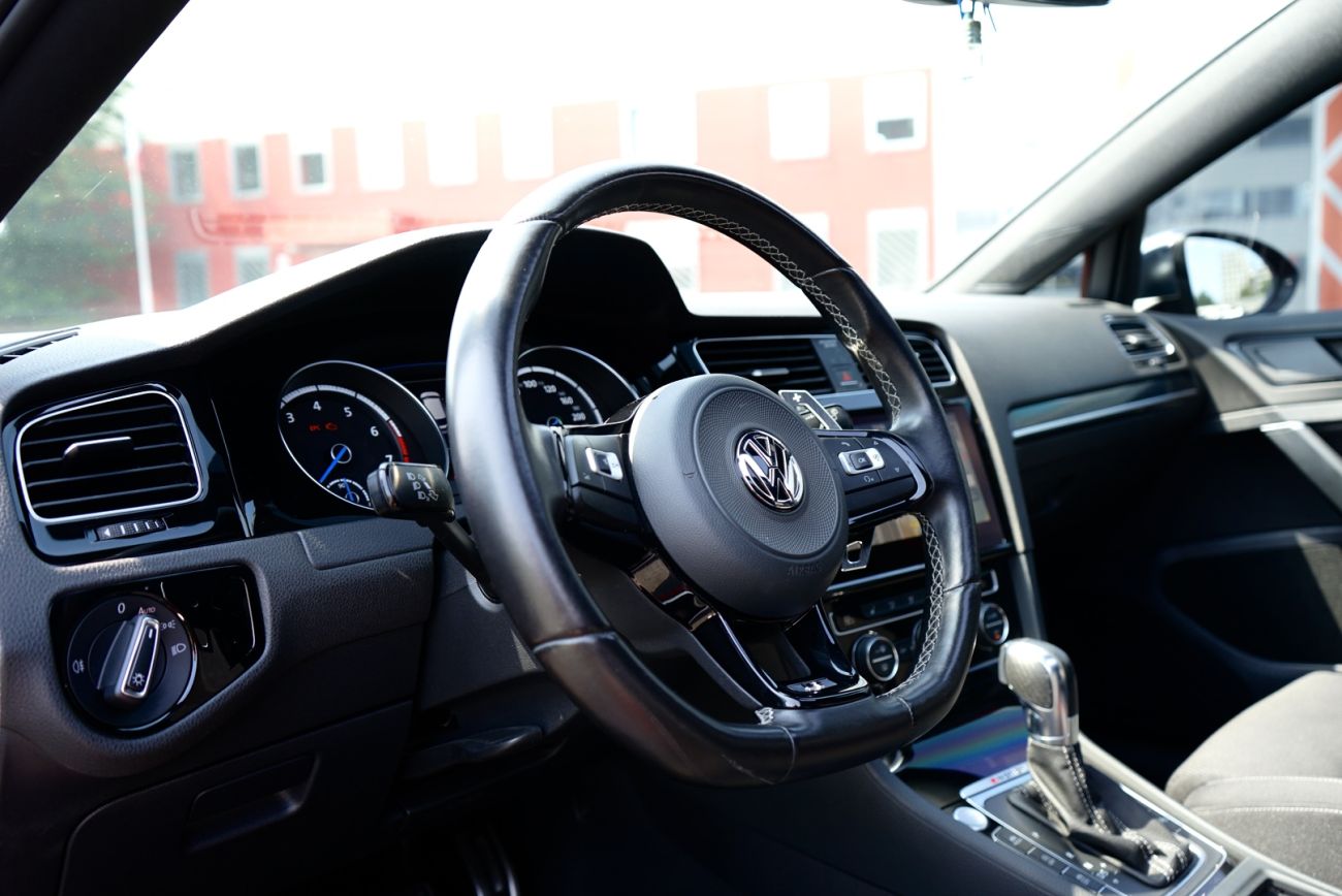 Mandataire VOLKSWAGEN GOLF 2.0 TSI 310 BlueMotion Technology DSG7 4Motion R