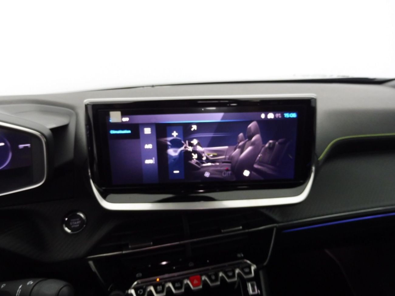 Mandataire PEUGEOT 2008 1.2 HYBRID 136CH GT E-DCS6