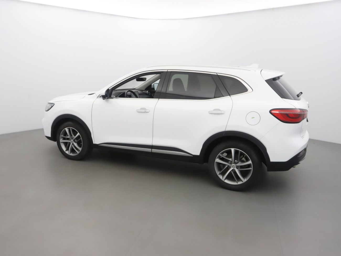 Mandataire MG HS 1.5 T-GDI 162 AT luxury