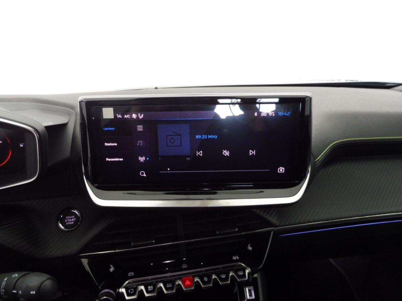 Mandataire PEUGEOT 2008 1.2 HYBRID 145CH GT E-DCS6