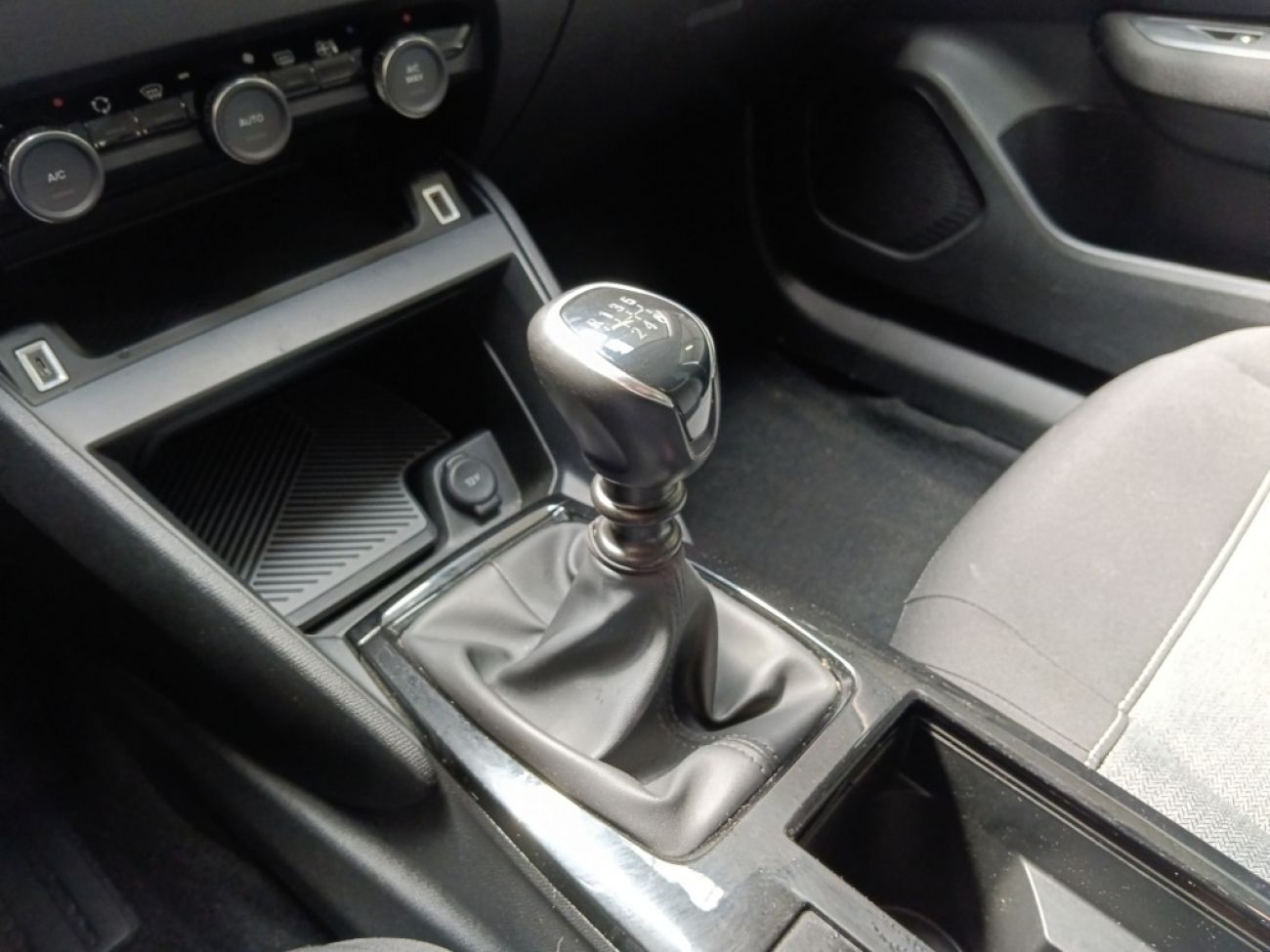 Mandataire Citroën C4 X 1.2 PURETECH 100 FEEL