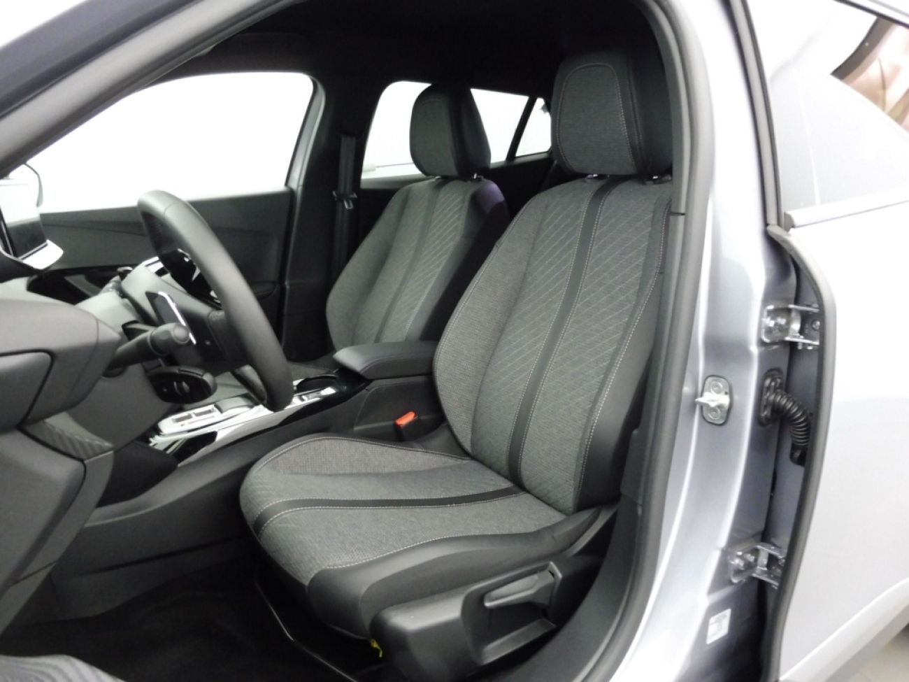 Mandataire PEUGEOT 2008 1.2 PURETECH 130CH S&S ALLURE EAT8