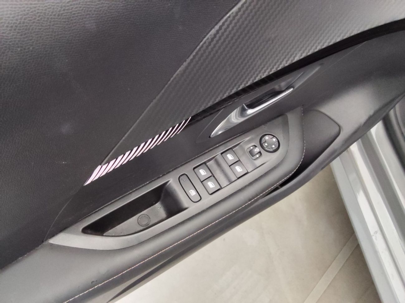 Mandataire PEUGEOT 208 1.2 100CH S&S ALLURE