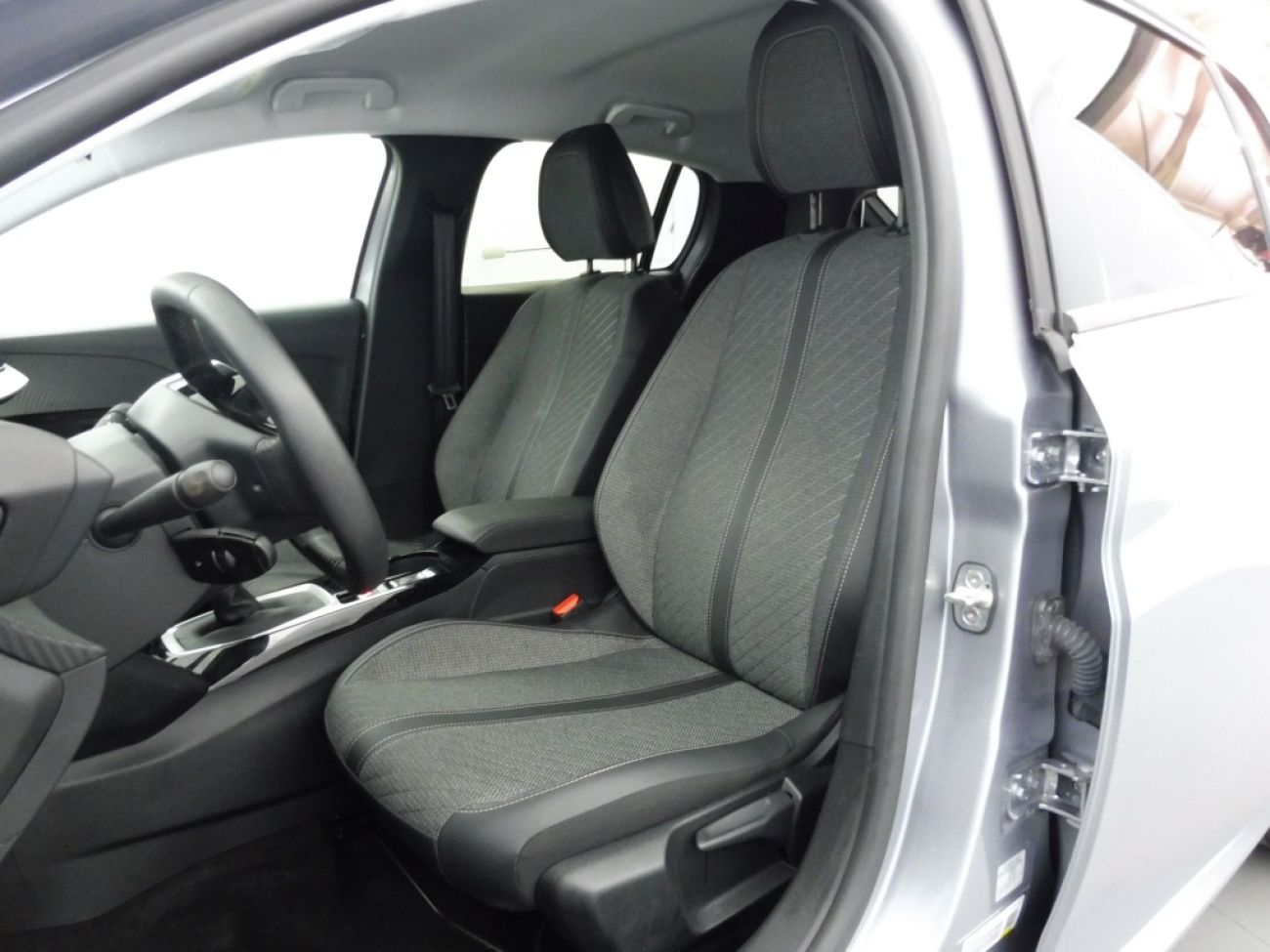 Mandataire PEUGEOT 208 1.2 100CH S&S ALLURE