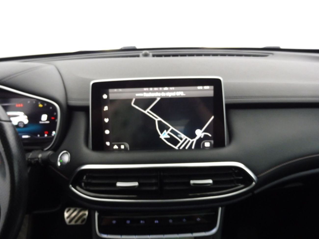 Mandataire MG HS 1.5 T-GDI 162 AT luxury
