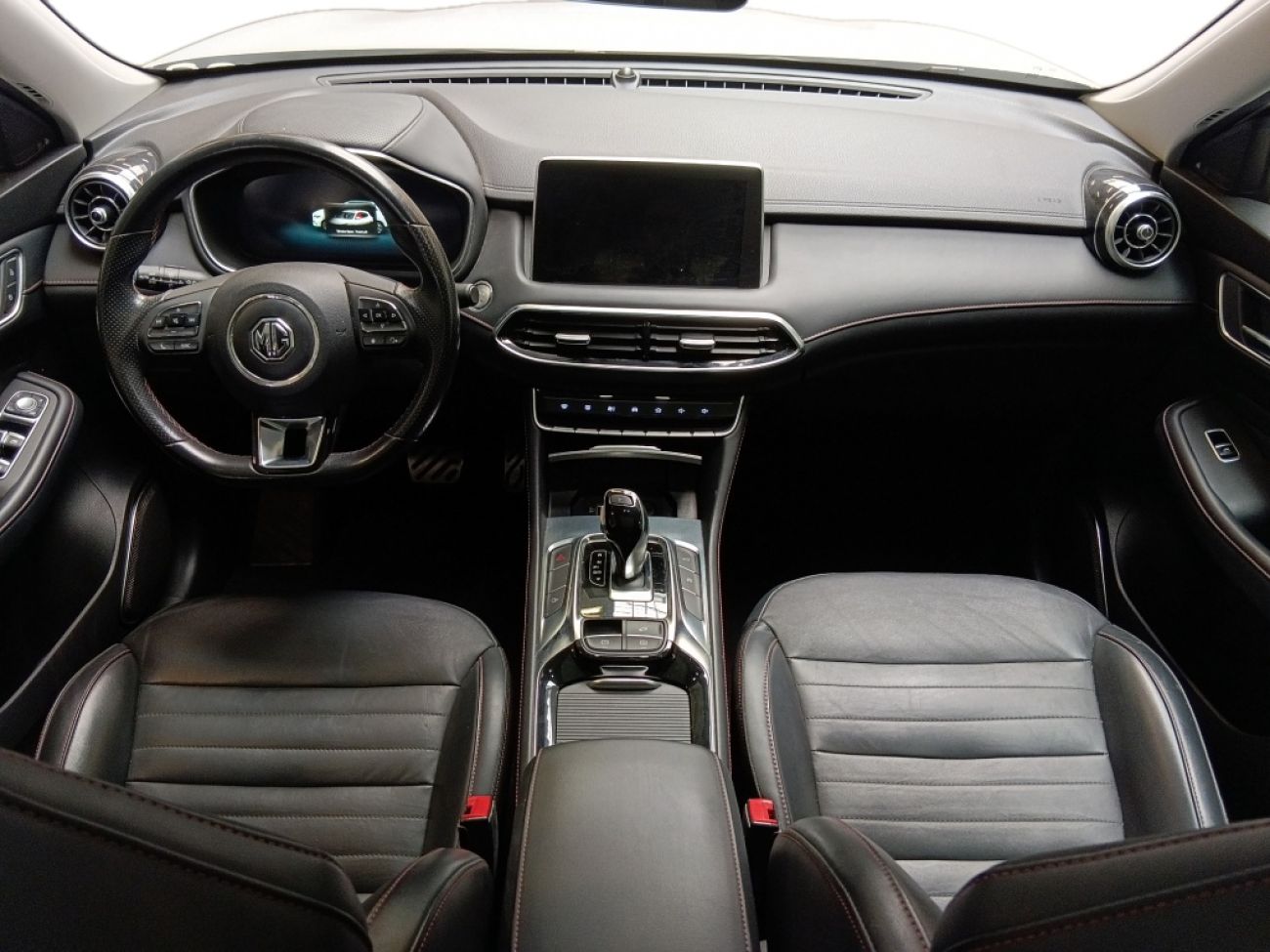 Mandataire MG HS 1.5 T-GDI 162 AT luxury