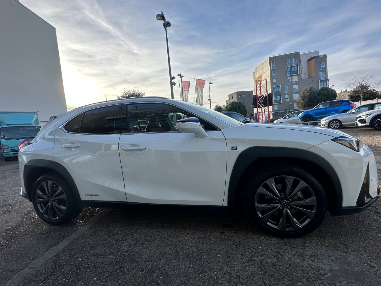 Mandataire LEXUS UX 250h 2WD F SPORT