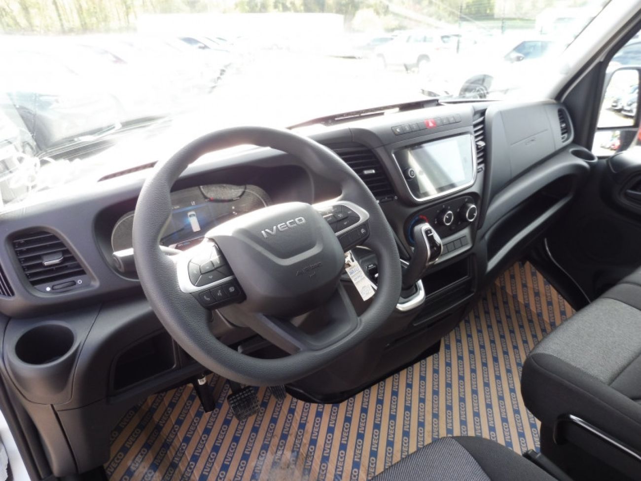 Mandataire IVECO Daily 35S18 3.0 V16 HI-MATIC H2 180CV