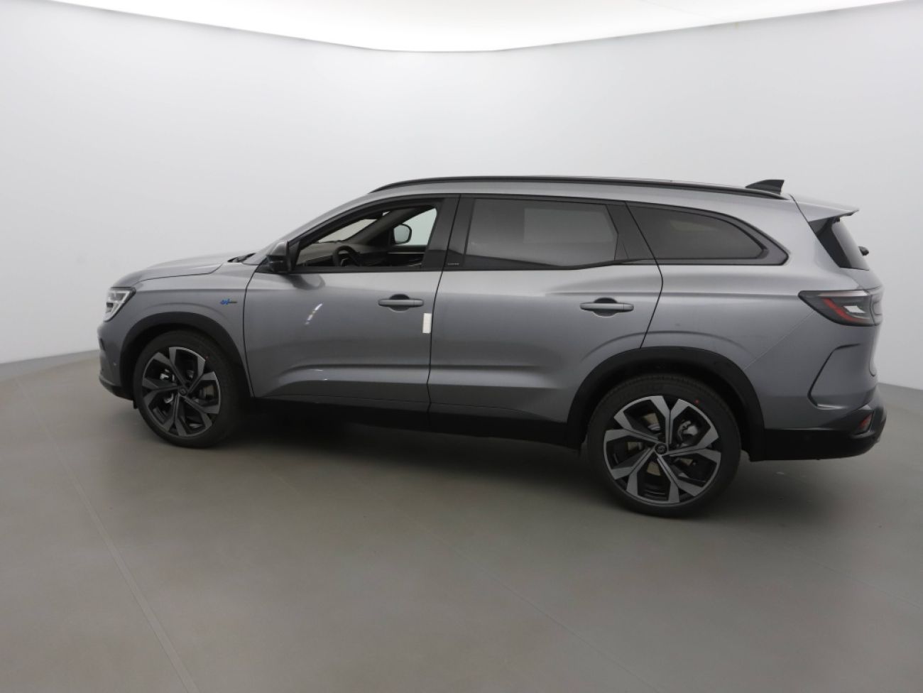 Mandataire RENAULT ESPACE VI 1.2 E-TECH FULL HYBRID 200CH ESPRIT ALPINE 7 PLACES - 24