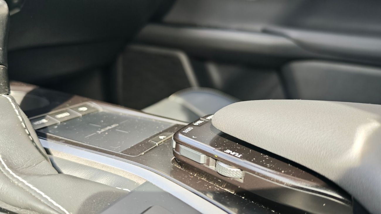Mandataire LEXUS UX 250h 2WD Luxe
