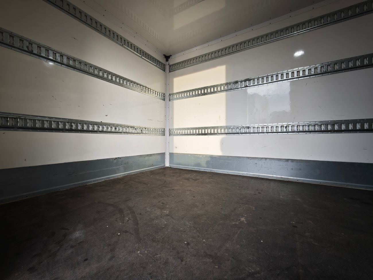 Mandataire IVECO DAILY FOURGON 35 C 21 HA8 FOUR OPE ADVANCE CONNECT HI-MATIC DELIVERY URBAN