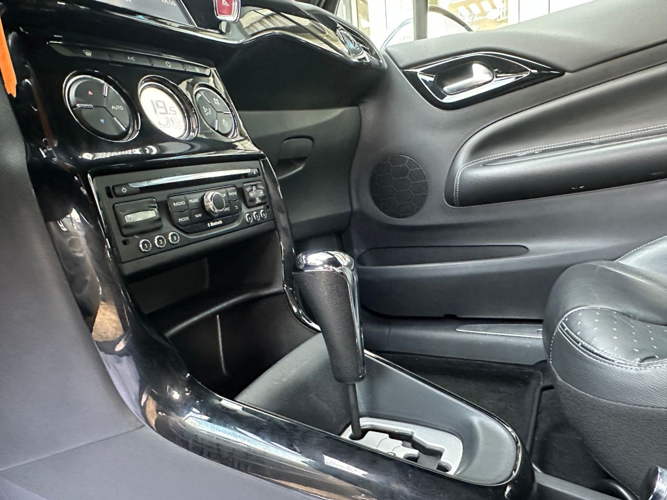 Mandataire Citroën DS3 CABRIOLET VTi 120 So Chic A