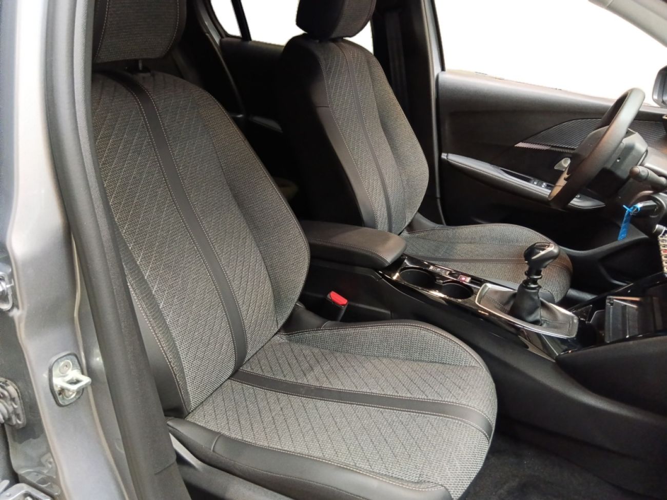 Mandataire PEUGEOT 208 1.2 100CH S&S ALLURE