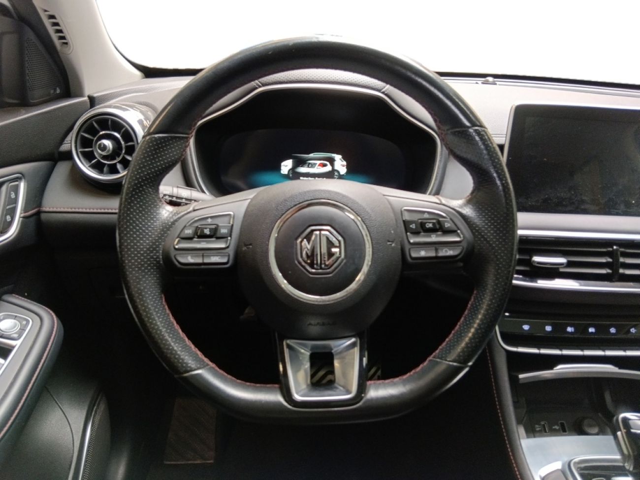Mandataire MG HS 1.5 T-GDI 162 AT luxury