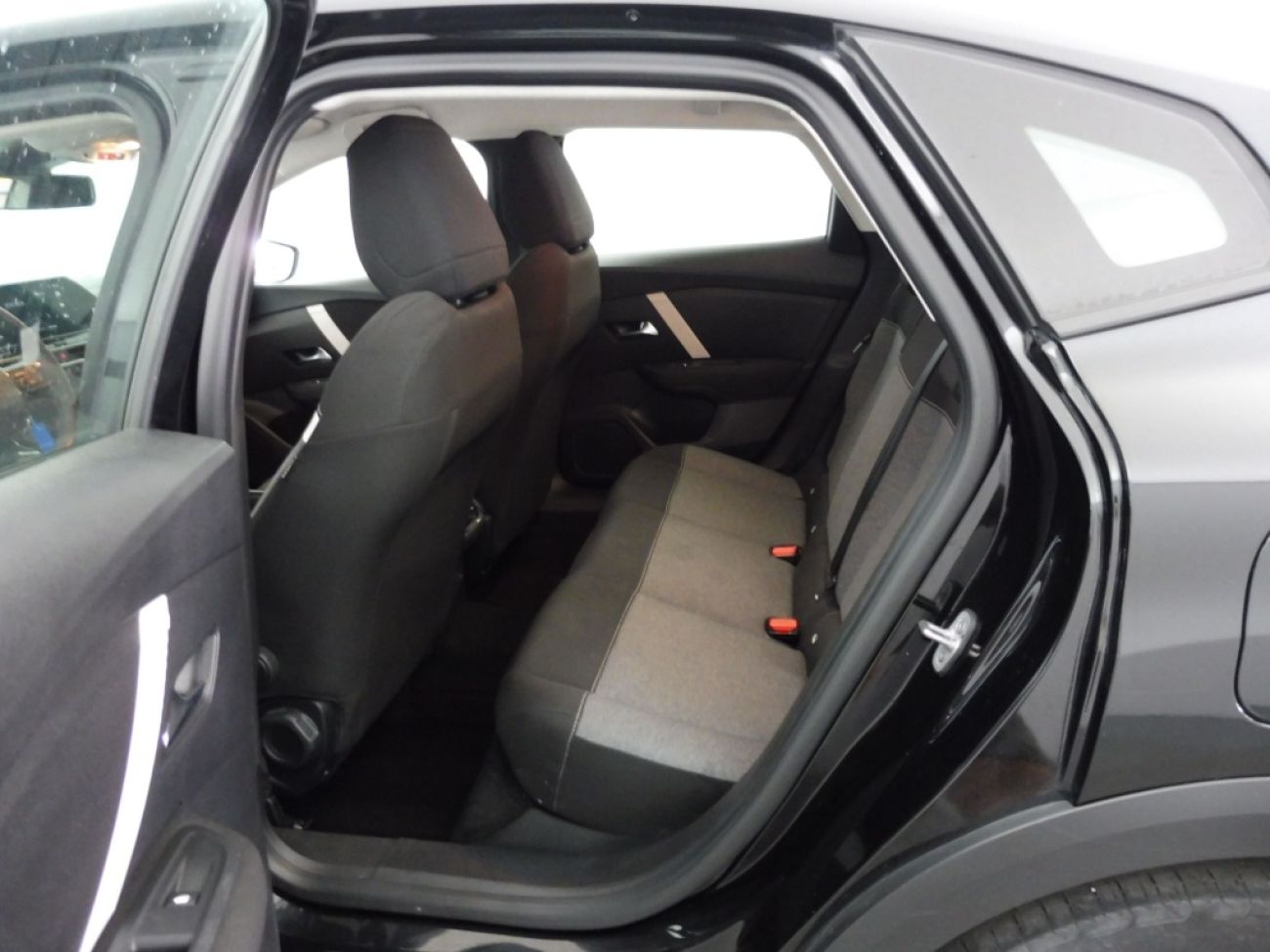 Mandataire Citroën C4 X 1.2 PURETECH 100 FEEL