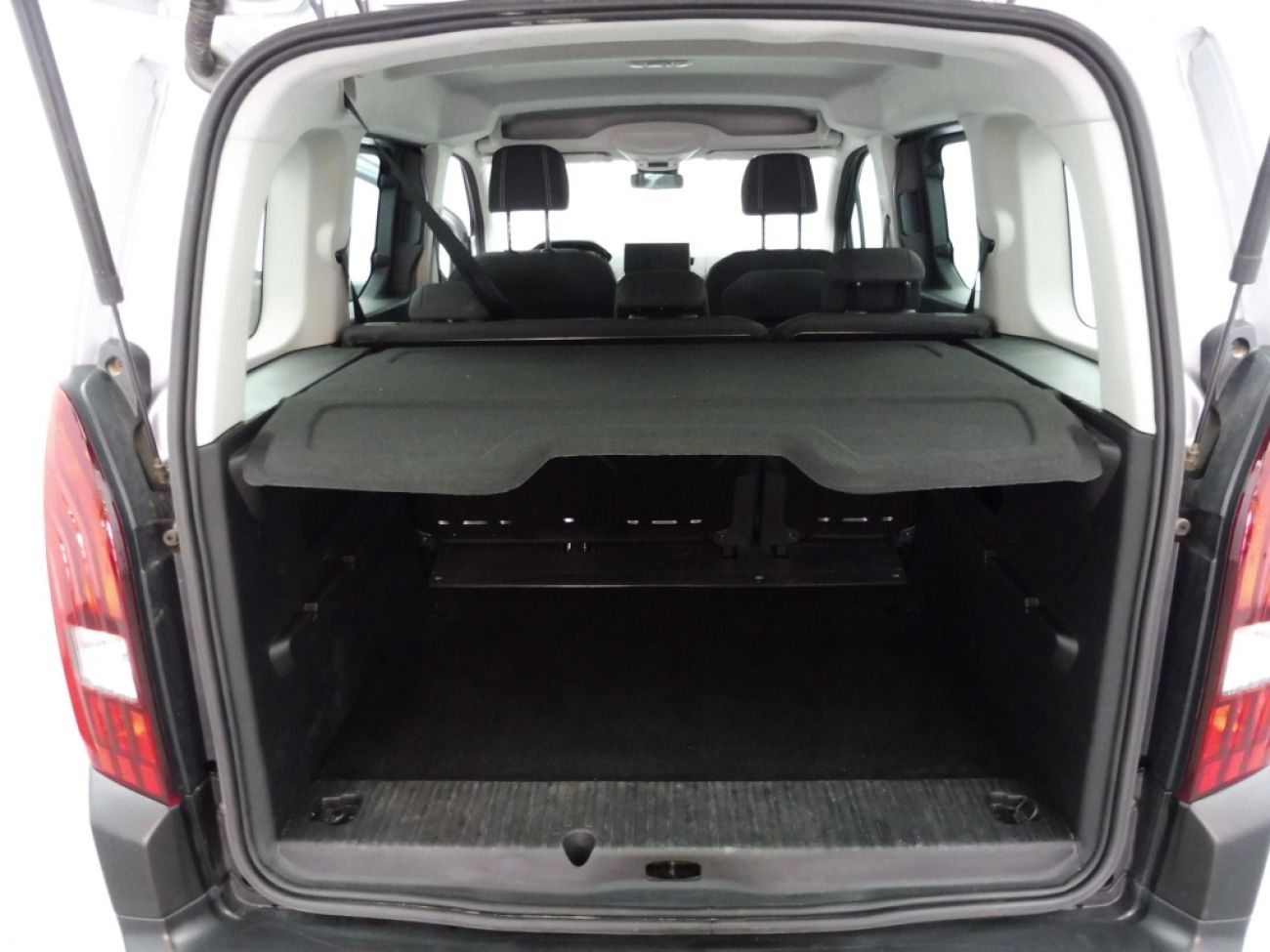 Mandataire PEUGEOT Rifter TAILLE M - 1.5 BLUEHDI 100CH S&S ALLURE 5 PLACES