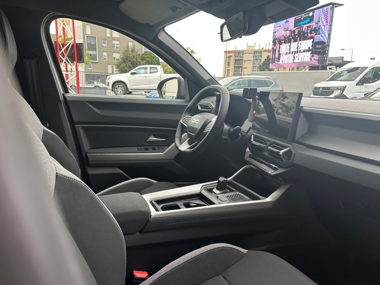 Mandataire Dacia BIGSTER HYBRID 1.8 HYBRID 155CH JOURNEY