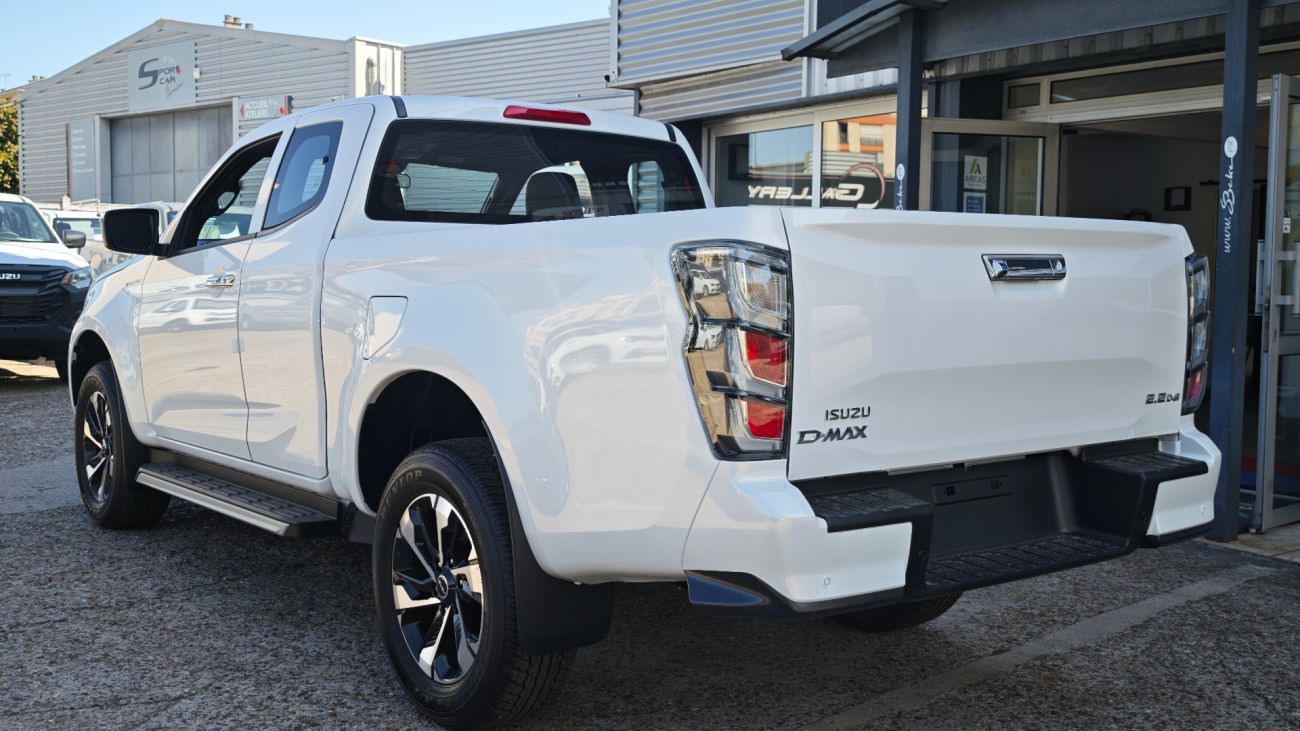 Mandataire ISUZU D-MAX NOUVEAU  2.2L SPACE PRESTIGE