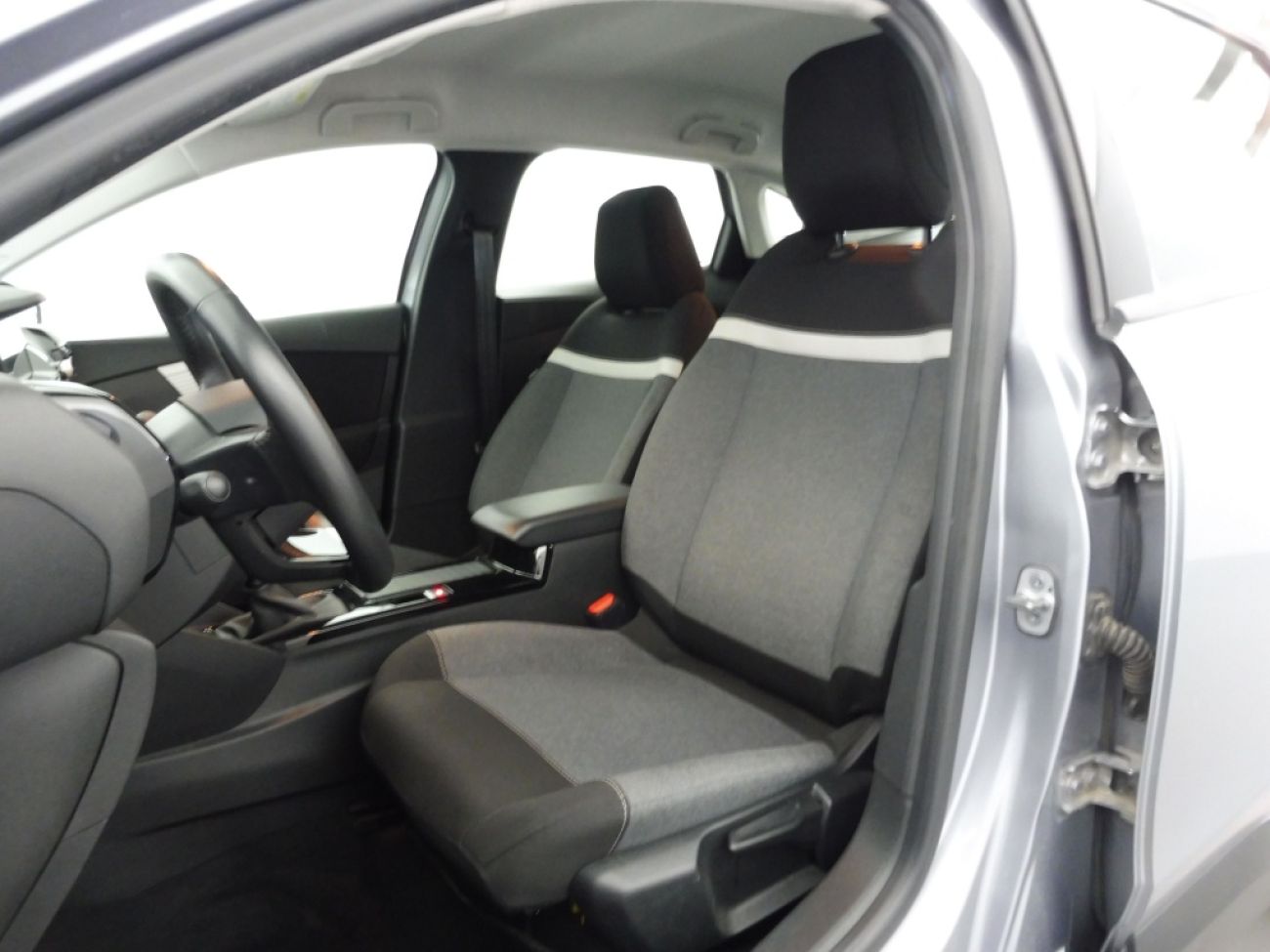 Mandataire Citroën C4 X 1.2 PURETECH 100 FEEL
