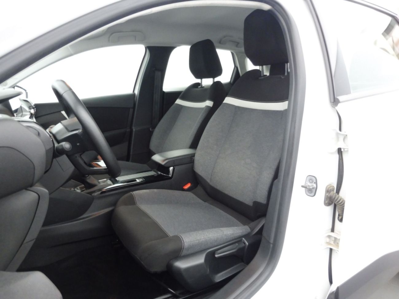 Mandataire Citroën C4 X 1.2 PURETECH 100 FEEL