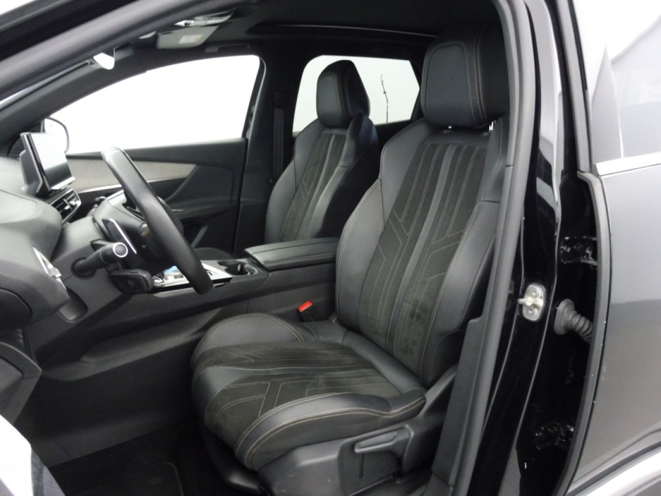 Mandataire PEUGEOT 3008 PLUG-IN HYBRID4 300CH GT PACK E-EAT8