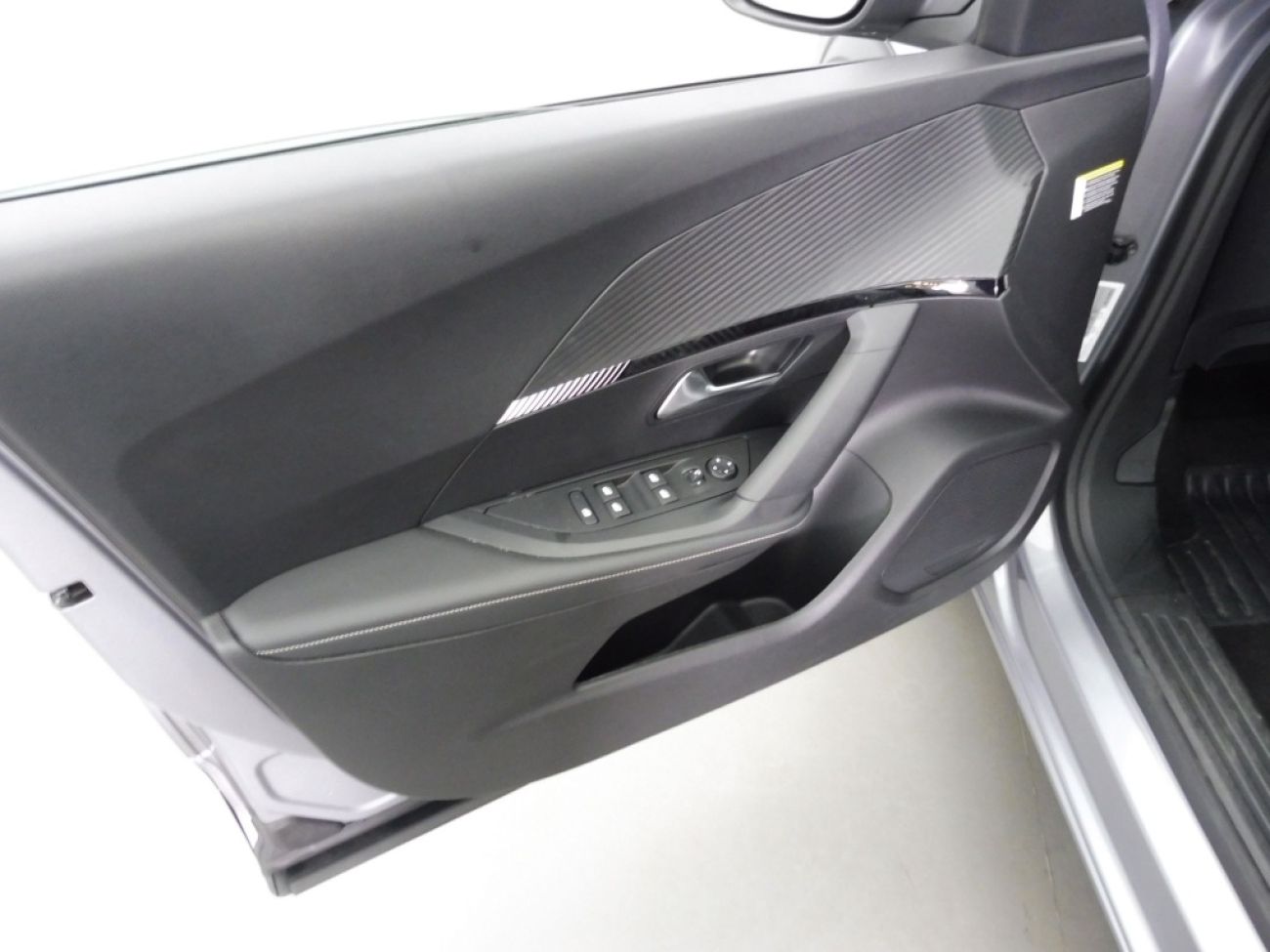 Mandataire PEUGEOT 2008 1.2 PURETECH 130CH S&S ALLURE EAT8